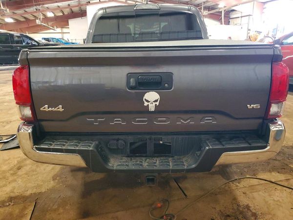 2019 TOYOTA TACOMA SR5