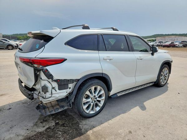 2022 TOYOTA HIGHLANDER Limited