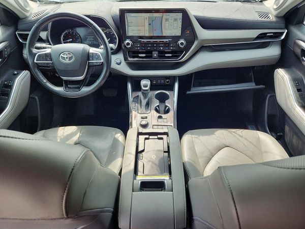 2022 TOYOTA HIGHLANDER Limited