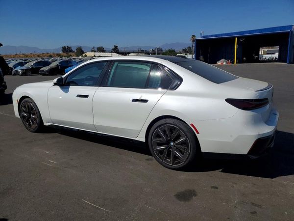 2025 BMW 740