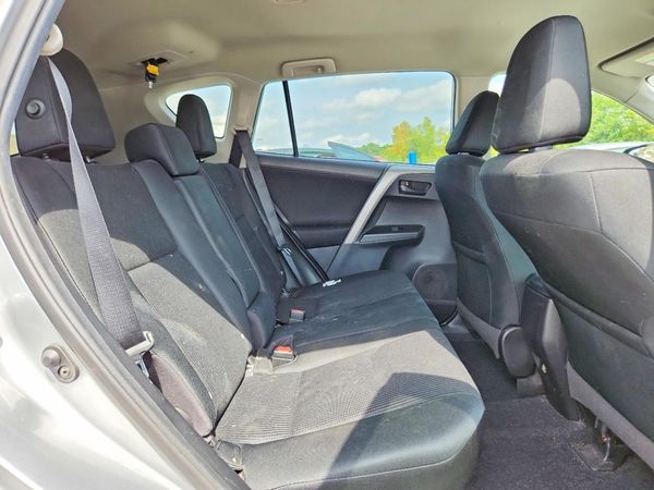2018 TOYOTA RAV4 LE