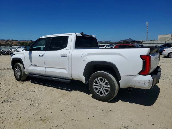 2024 TOYOTA TUNDRA SR5