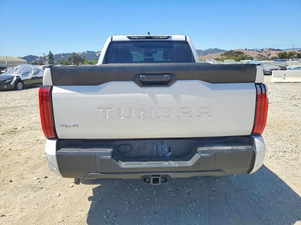 2024 TOYOTA TUNDRA SR5