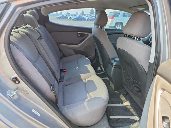 2014 HYUNDAI ELANTRA GLS (Middle)