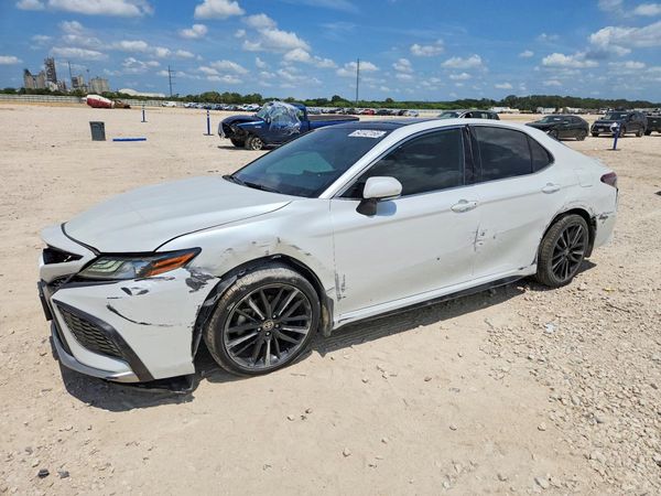 2021 TOYOTA CAMRY XSE