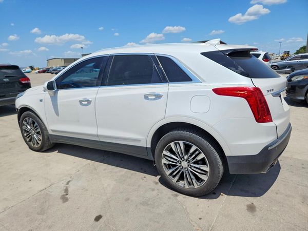 2017 CADILLAC XT5