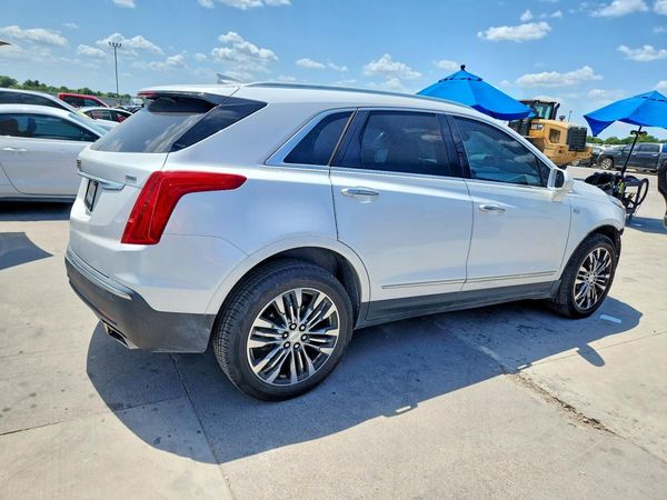 2017 CADILLAC XT5