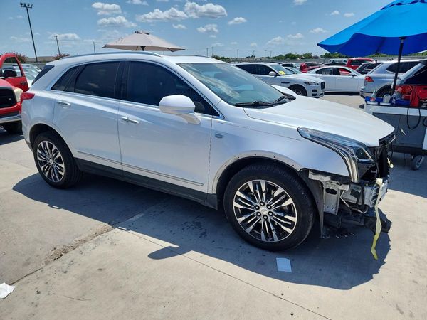 2017 CADILLAC XT5