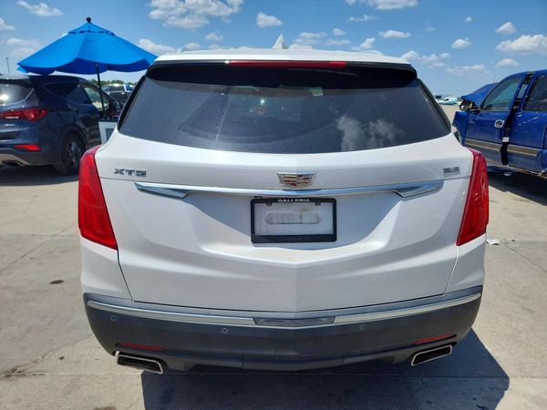 2017 CADILLAC XT5