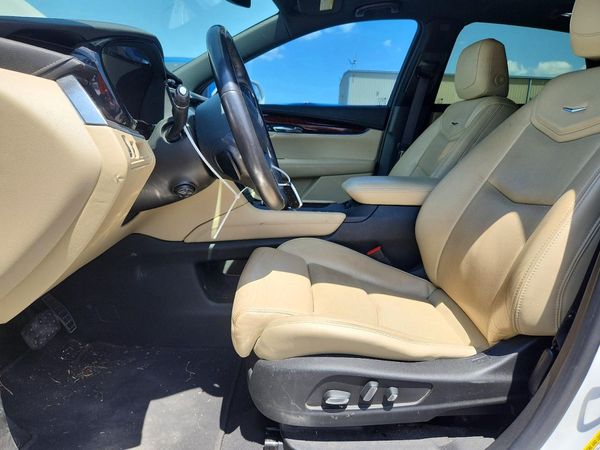 2017 CADILLAC XT5