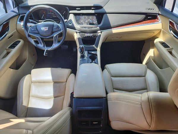 2017 CADILLAC XT5