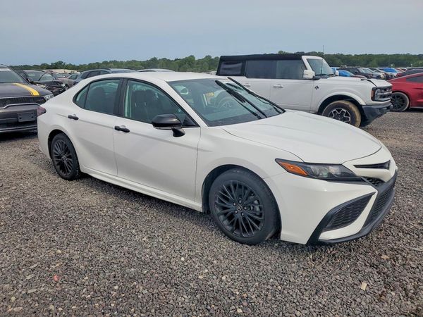 2021 TOYOTA CAMRY SE + Convenient Pkg — Passenger 3/4