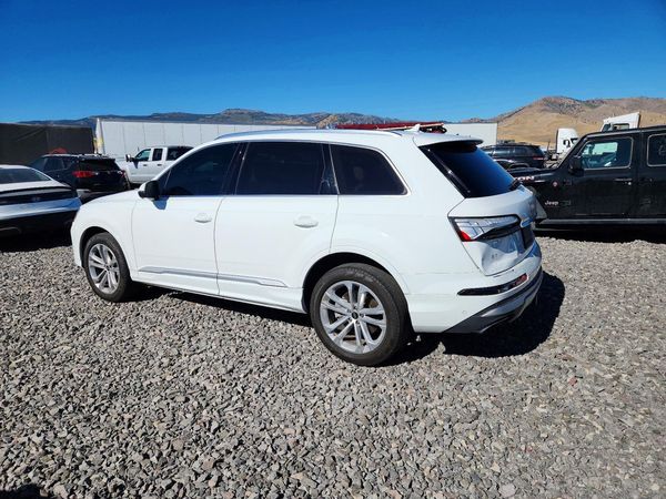 2025 AUDI Q7 quattro Premium Plus