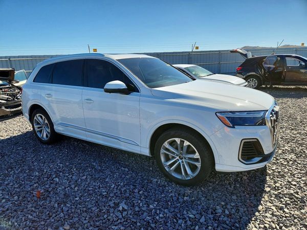 2025 AUDI Q7 quattro Premium Plus