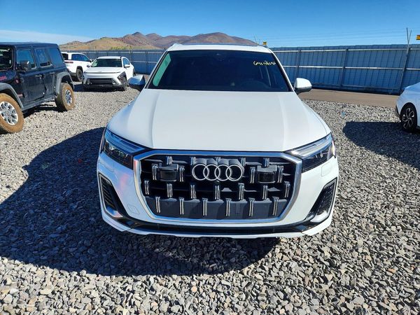 2025 AUDI Q7 quattro Premium Plus