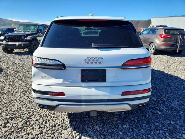 2025 AUDI Q7 quattro Premium Plus