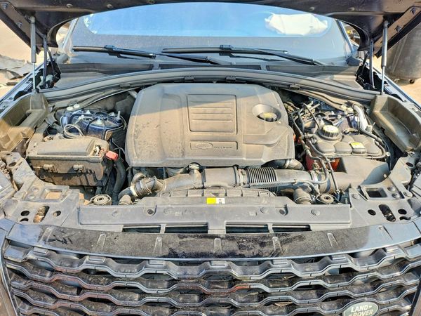 2021 LAND ROVER RANGEROVER R-Dynamic S — Engine bay