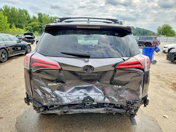 2018 TOYOTA RAV4 Adventure/XLE