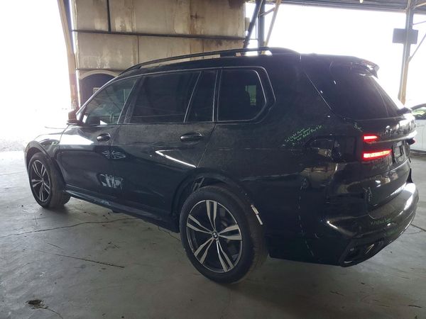 2023 BMW X7 M60i