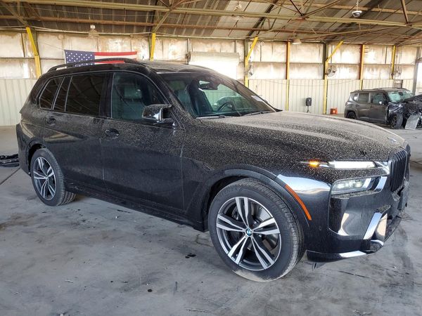 2023 BMW X7 M60i