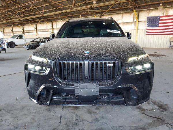 2023 BMW X7 M60i