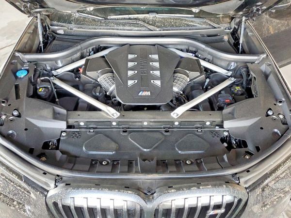 2023 BMW X7 M60i