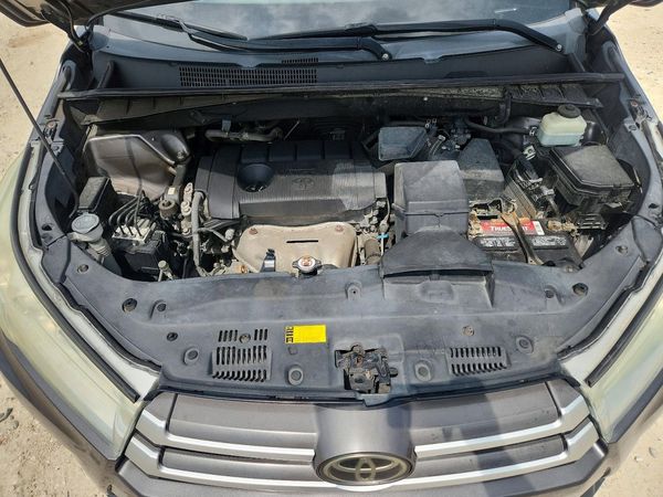 2018 TOYOTA HIGHLANDER LE