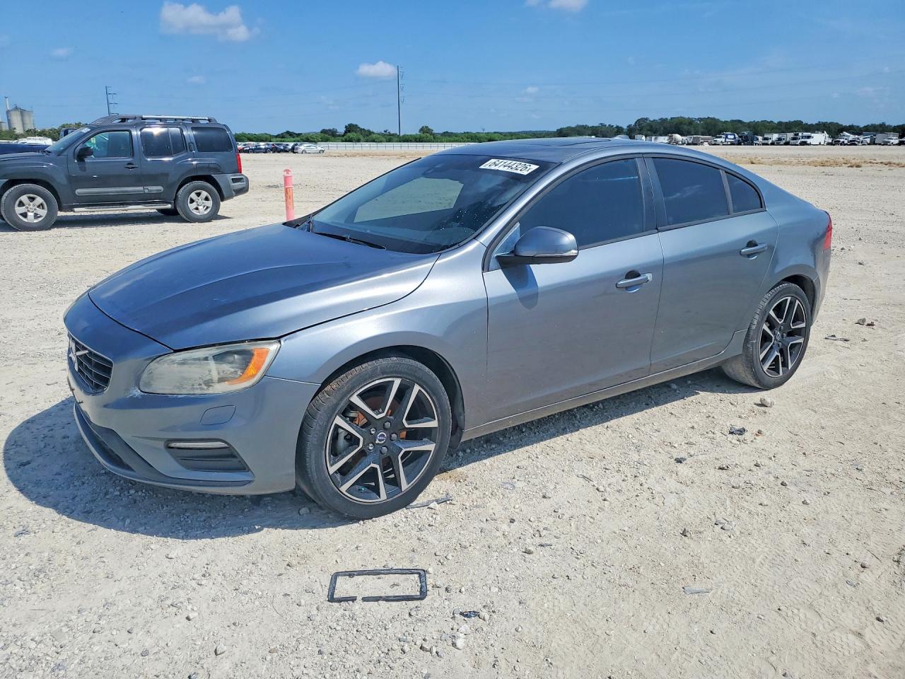 2017 VOLVO S60 Dynamic — Front 3/4