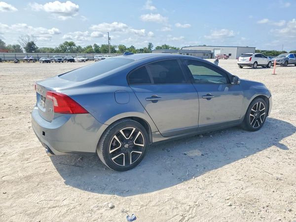 2017 VOLVO S60 Dynamic — PSRA