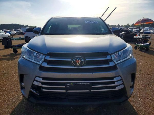 2017 TOYOTA HIGHLANDER