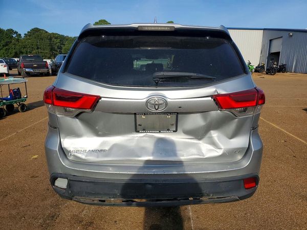2017 TOYOTA HIGHLANDER