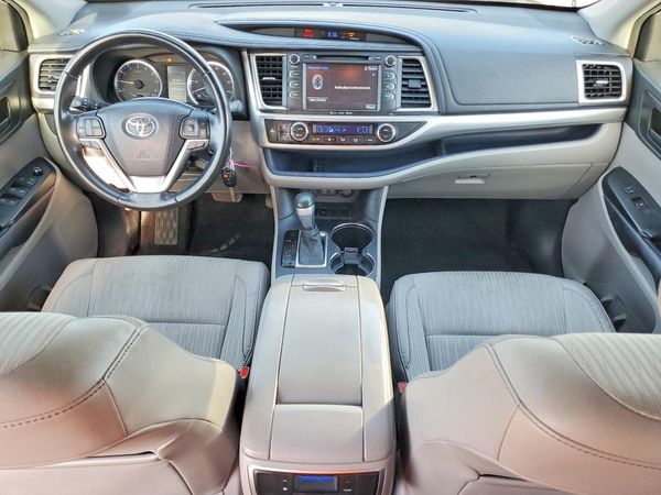 2017 TOYOTA HIGHLANDER
