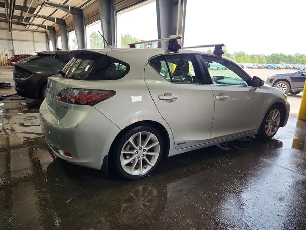 2013 LEXUS CT 200h
