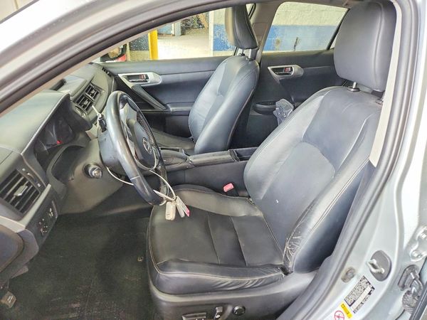 2013 LEXUS CT 200h
