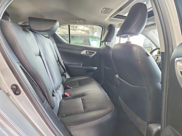 2013 LEXUS CT 200h