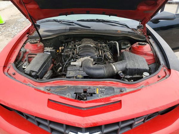 2012 CHEVROLET CAMARO 2SS — Engine bay