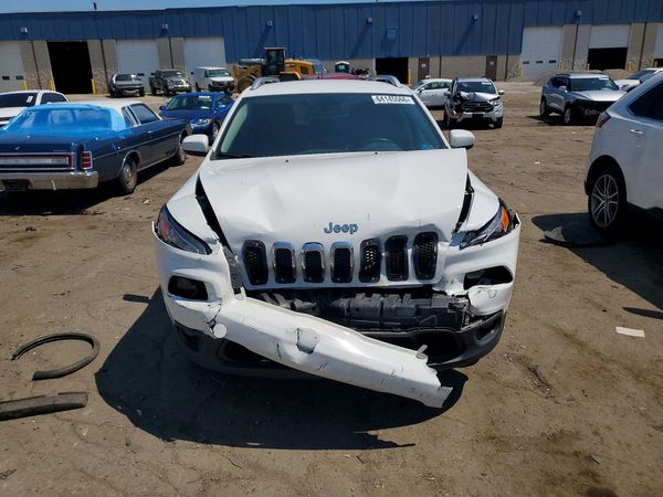 2015 JEEP CHEROKEE LATITUDE 4X4