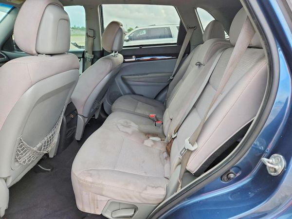 2014 KIA SORENTO Base/ LX