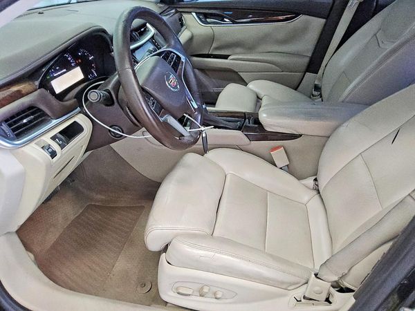 2013 CADILLAC XTS Luxury