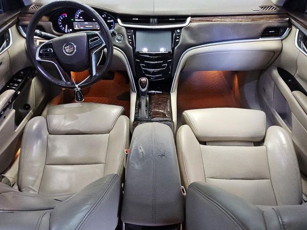 2013 CADILLAC XTS Luxury