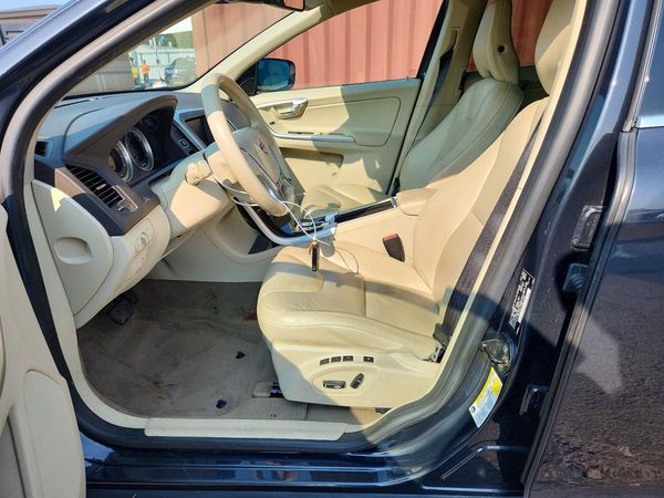 2012 VOLVO XC60