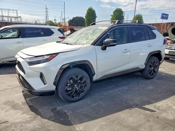 2025 TOYOTA RAV4 XSE