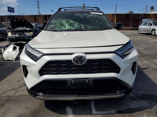 2025 TOYOTA RAV4 XSE