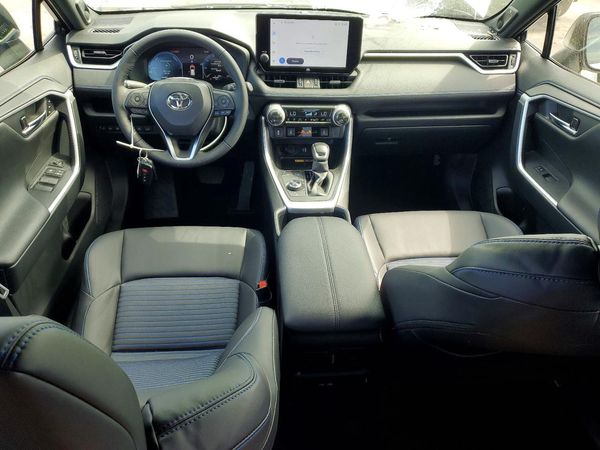 2025 TOYOTA RAV4 XSE
