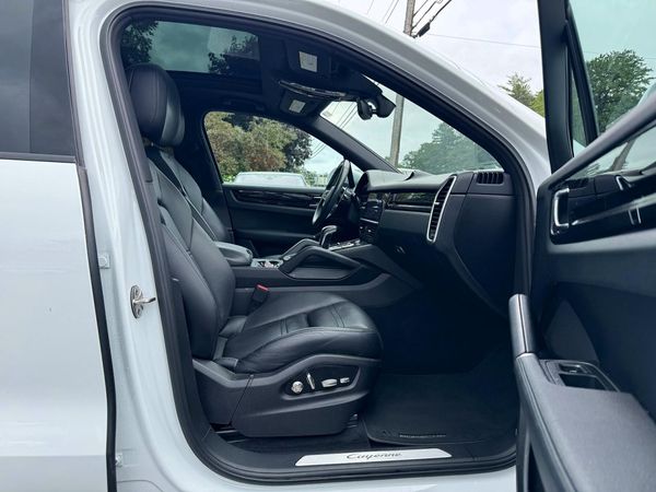 2019 PORSCHE CAYENNE