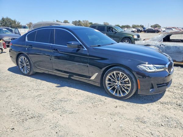 2021 BMW 530