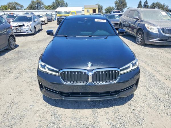 2021 BMW 530
