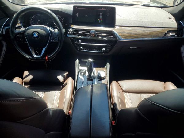 2021 BMW 530