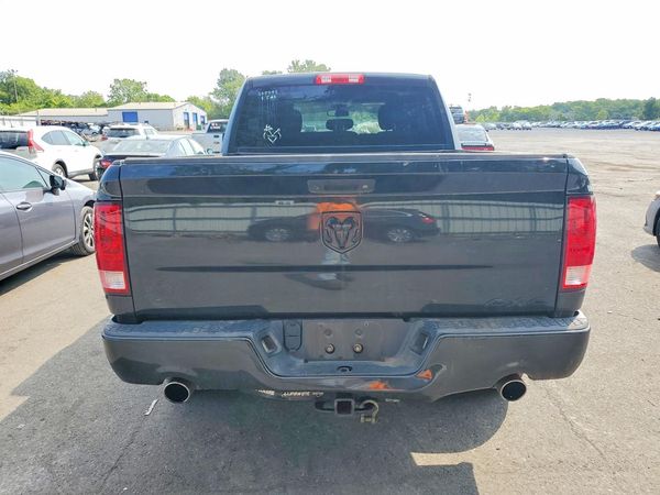 2017 RAM 1500 ST
