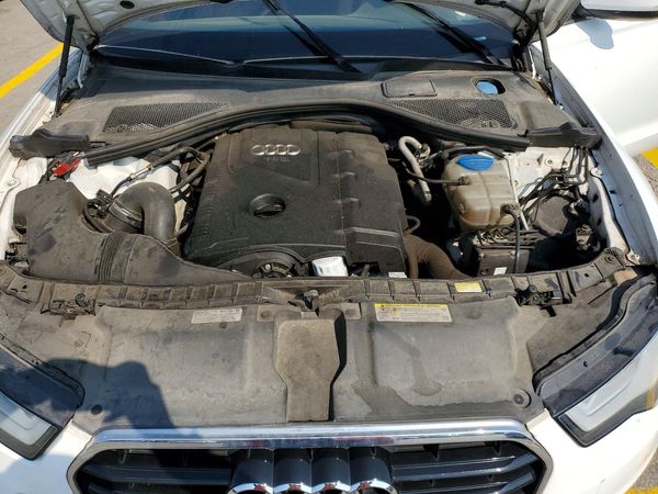 2013 AUDI A6 Premium — Engine bay